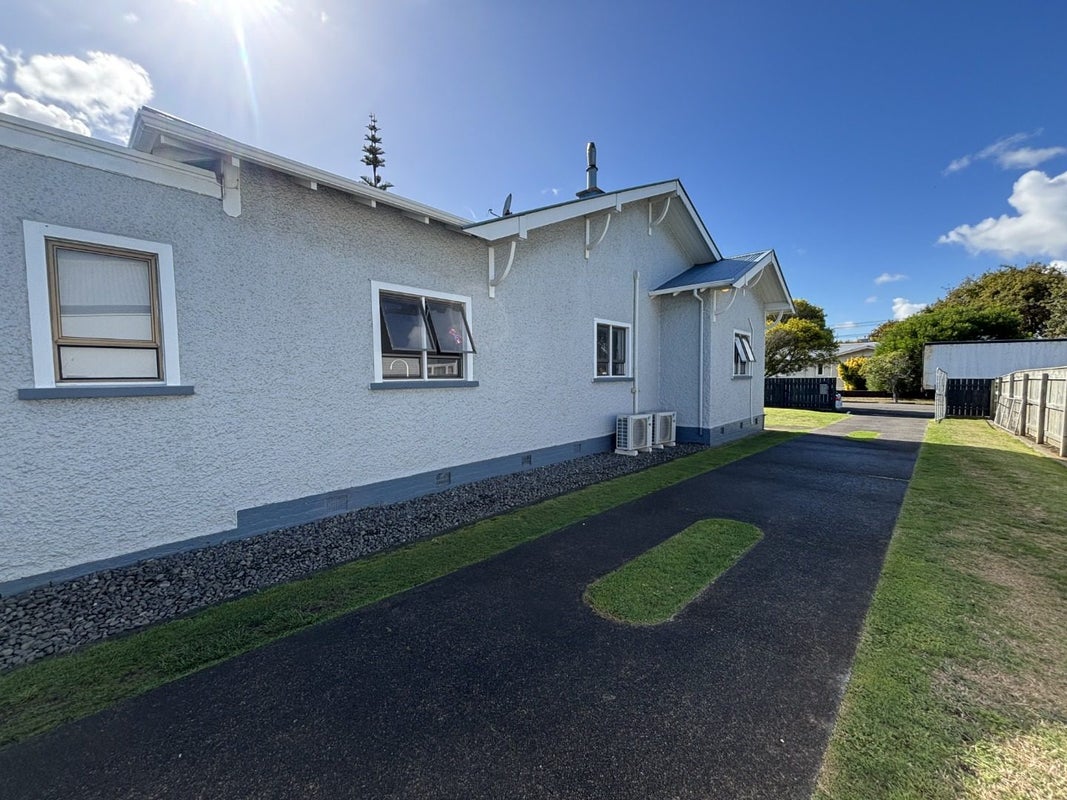 24 Sarjeant Street, Gonville, Whanganui - Carousel 23