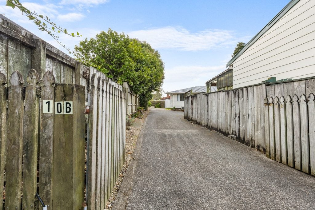 10B Forest Hill Road, Henderson, Auckland - Carousel 22