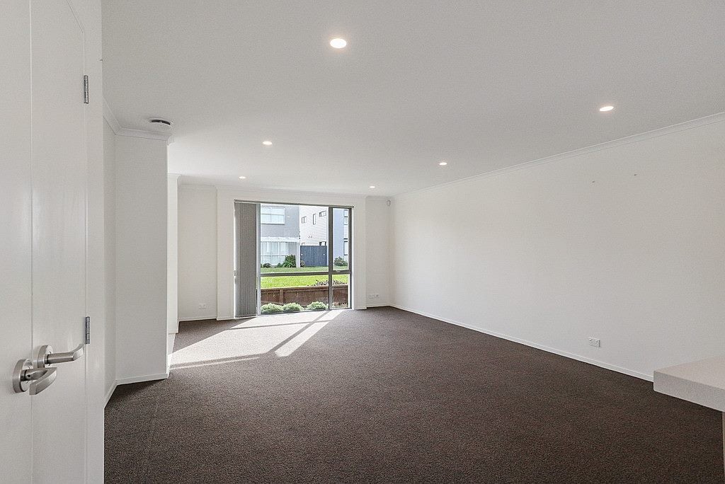 33 Hollowout Street, Takanini, Auckland - Carousel 2