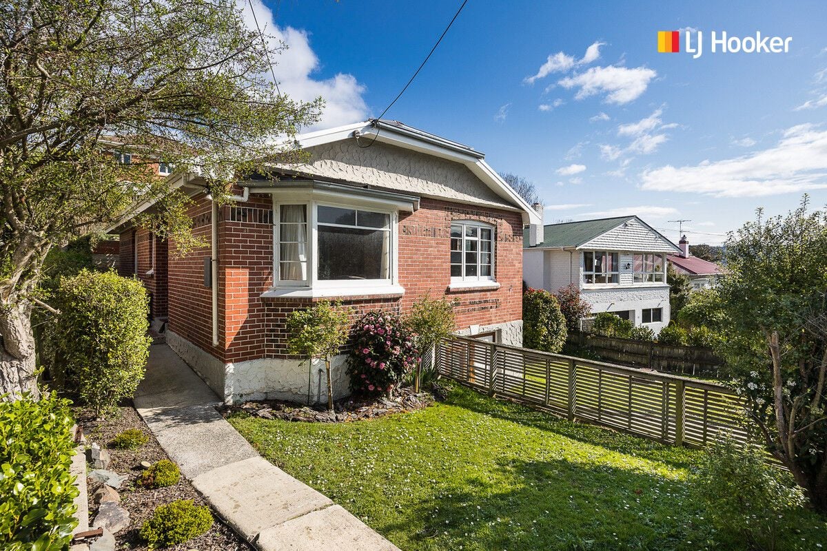 32 Cranston Street, Andersons Bay, Dunedin - Carousel 1