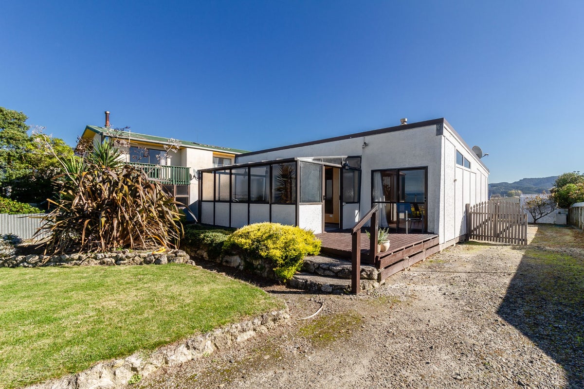 115 North Shore Road, Eskdale, Napier - Carousel 1