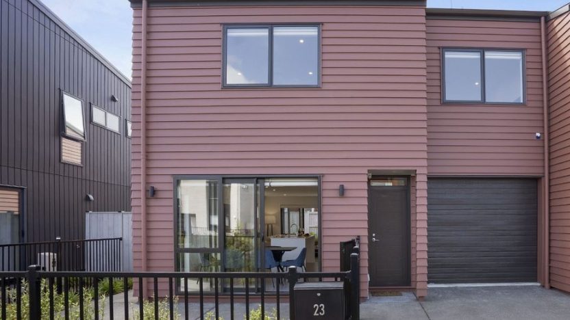 23 Whimbrel Road, Flat Bush, Auckland - Carousel 1