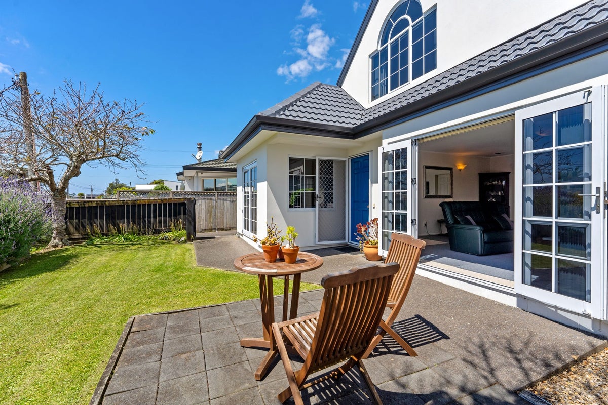 70 Bay Street, Red Beach, Whangaparaoa - Carousel 1