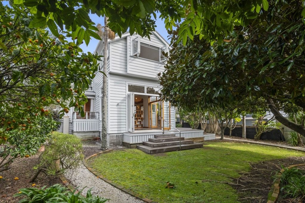 145 Queen Street, Northcote Point, Auckland - Carousel 1