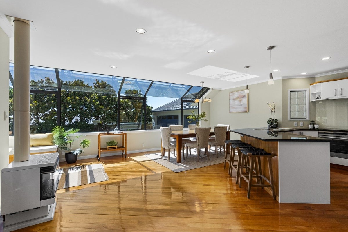 92 Govett Avenue, Frankleigh Park, New Plymouth - Carousel 2
