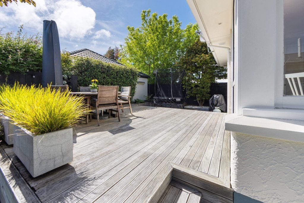 1/420 Memorial Avenue, Burnside, Christchurch - Carousel 1