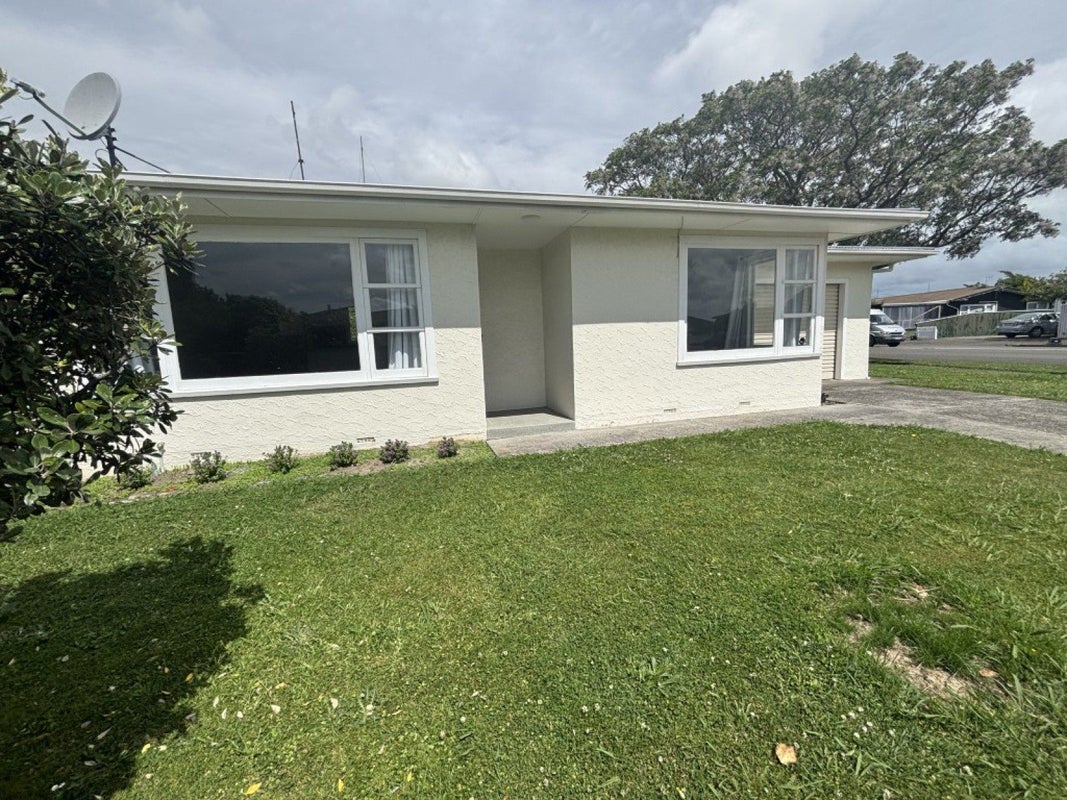 55 Windsor Street, Terrace End, Palmerston North - Carousel 1