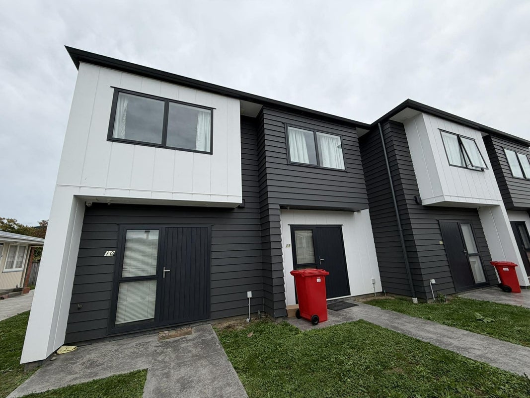 6/36 Camp Street, Silverstream, Upper Hutt - Carousel 1