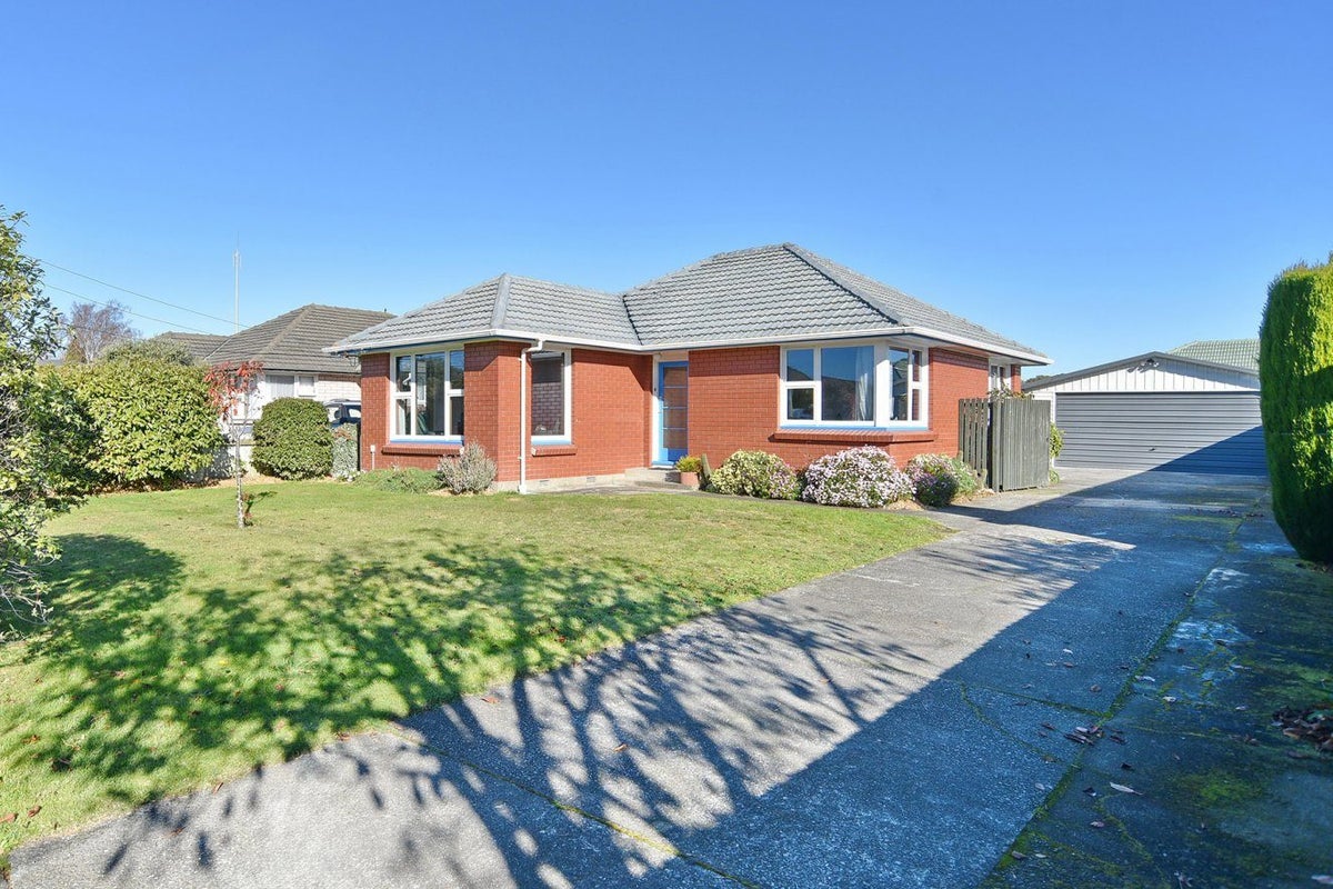 372 Breezes Road, Aranui, Christchurch - Carousel 1