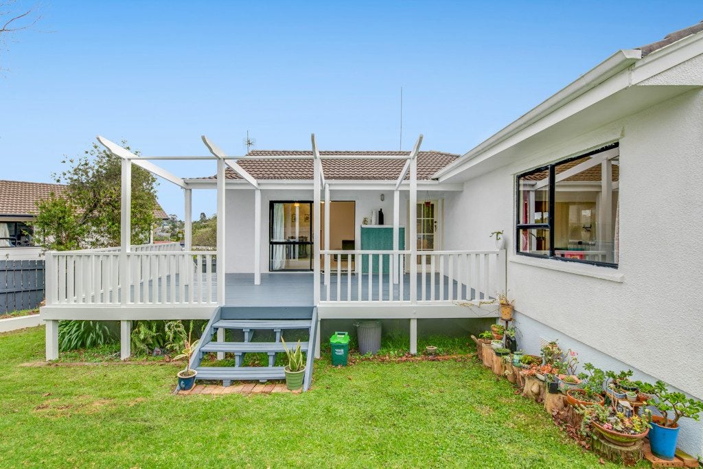 1/22 Leiden Place, Totara Vale, Auckland - Carousel 2