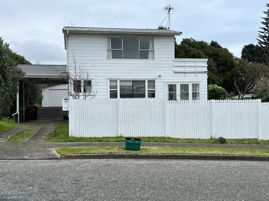 6 Kaitawa Street, Waikanae Beach, Waikanae - Carousel 17
