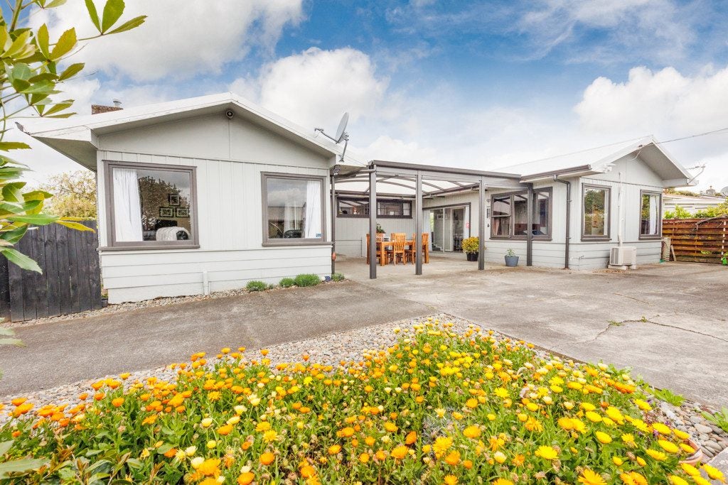 46 Pembroke Street, Highbury, Palmerston North - Carousel 1