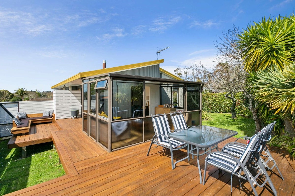2/83 Bramley Drive, Farm Cove, Auckland - Carousel 1