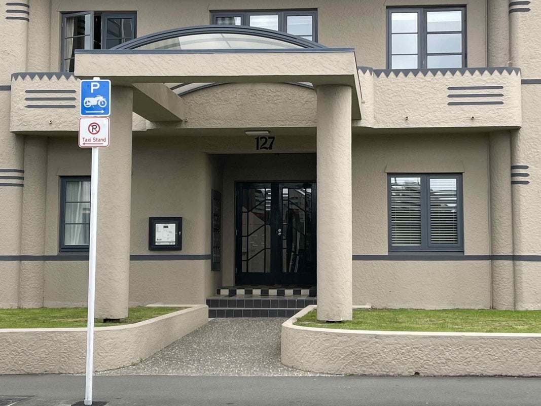 13/127 Molesworth Street, Thorndon, Wellington - Carousel 2