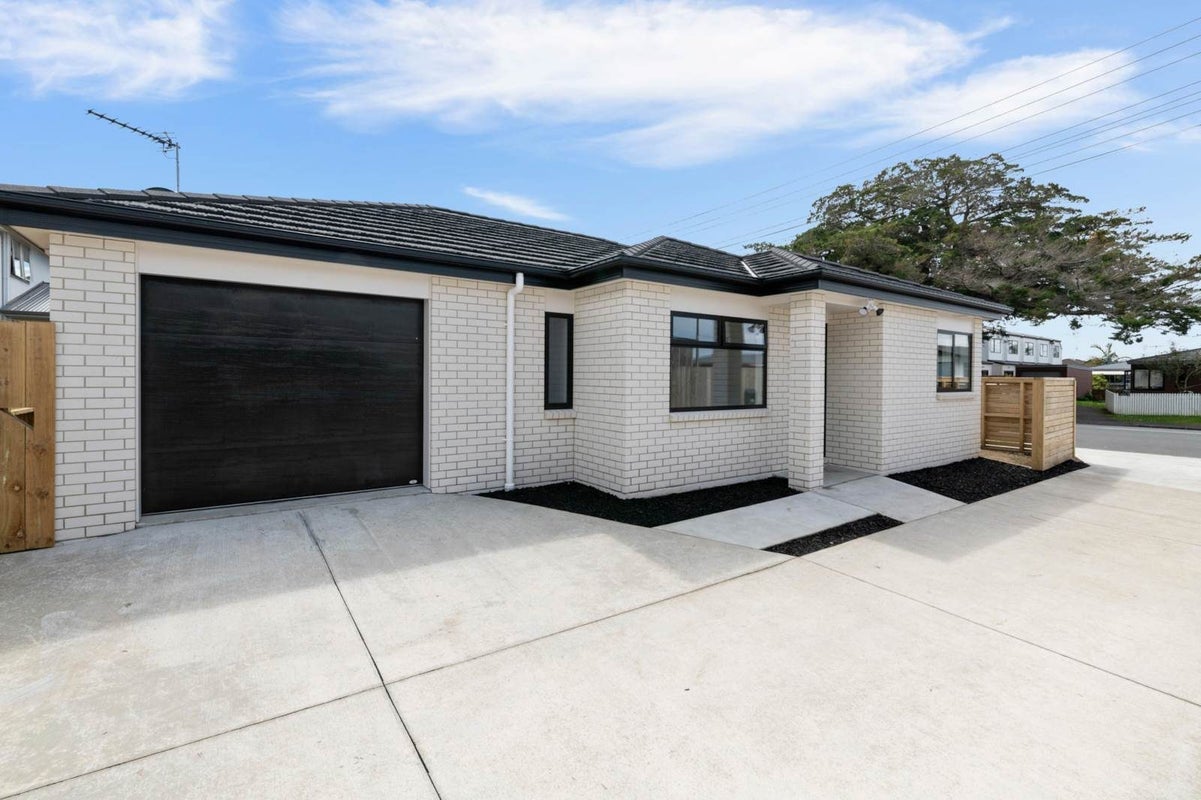 240B Centreway Road, Orewa, Orewa - Carousel 1