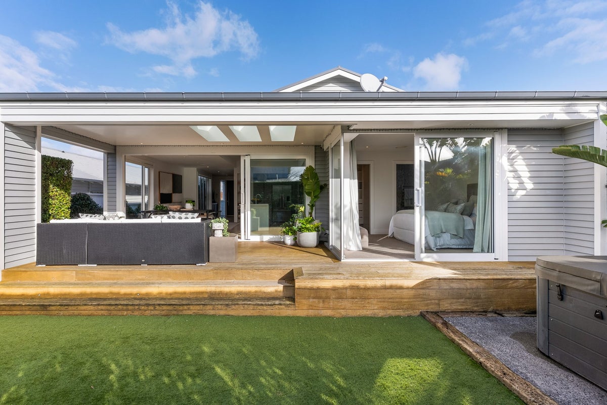 212 Arthur Street, Onehunga, Auckland - Carousel 2