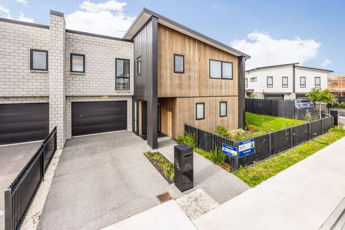 72 Maanihi Drive, Rototuna North, Hamilton - Carousel 1