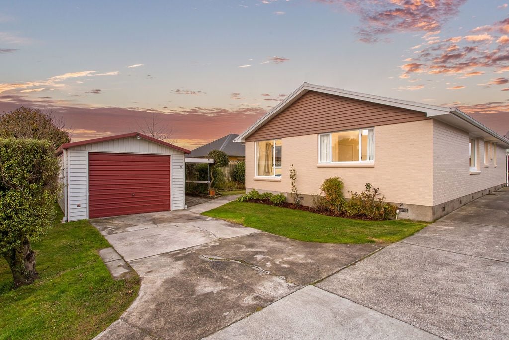 51 Bourne Crescent, Papanui, Christchurch - Carousel 14