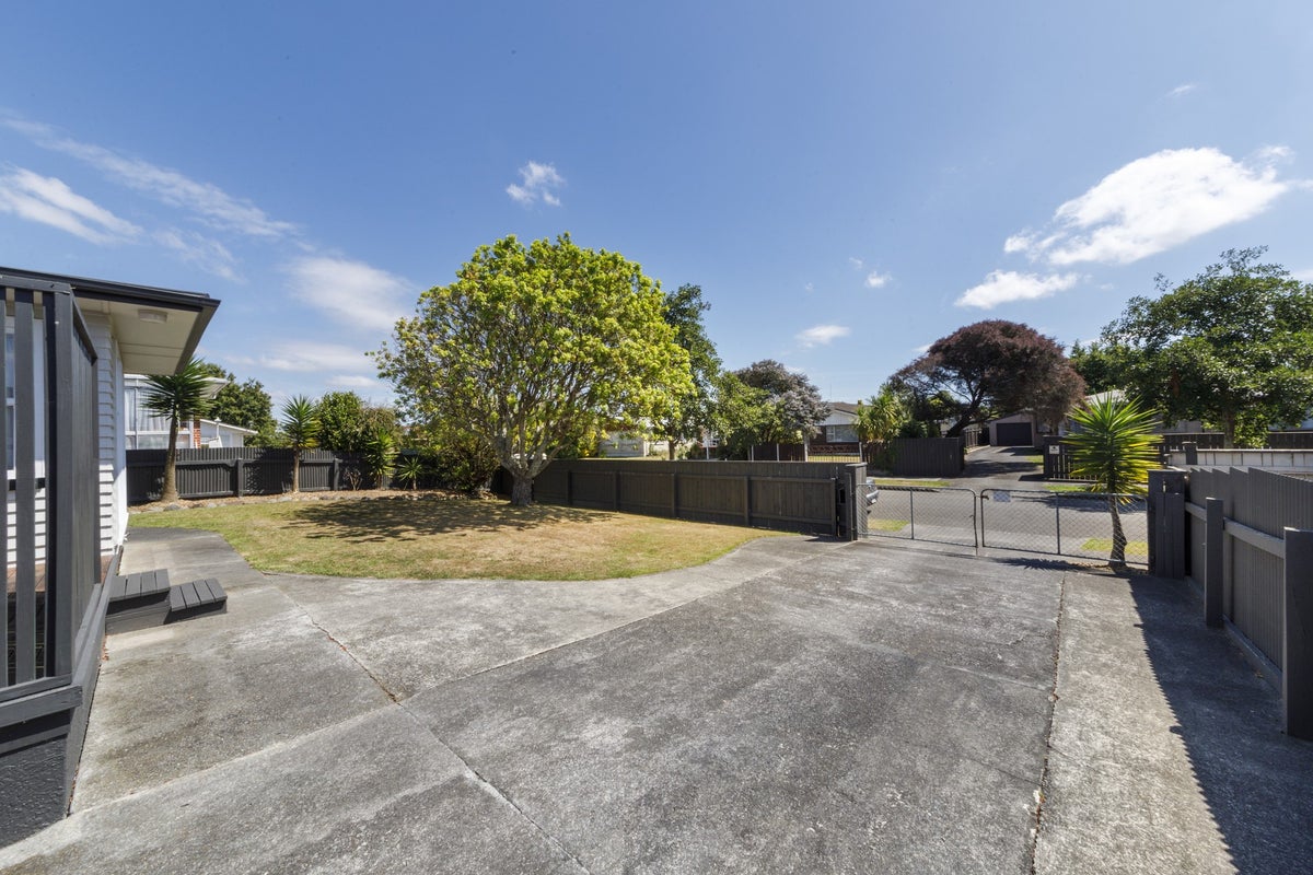 6 Lockhart Avenue, Milson, Palmerston North - Carousel 18