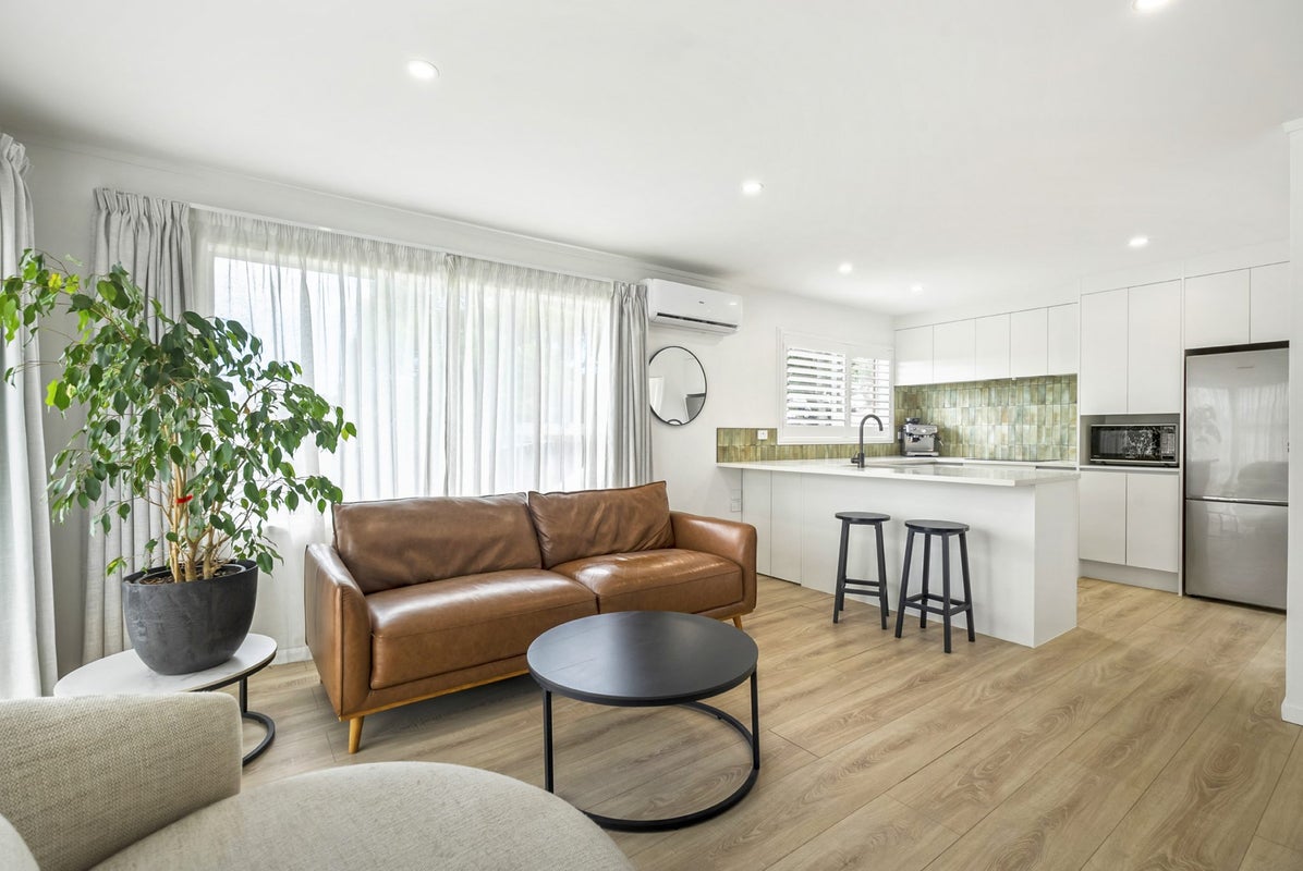 1/24 Bayview Road, Bayview, Auckland - Carousel 2