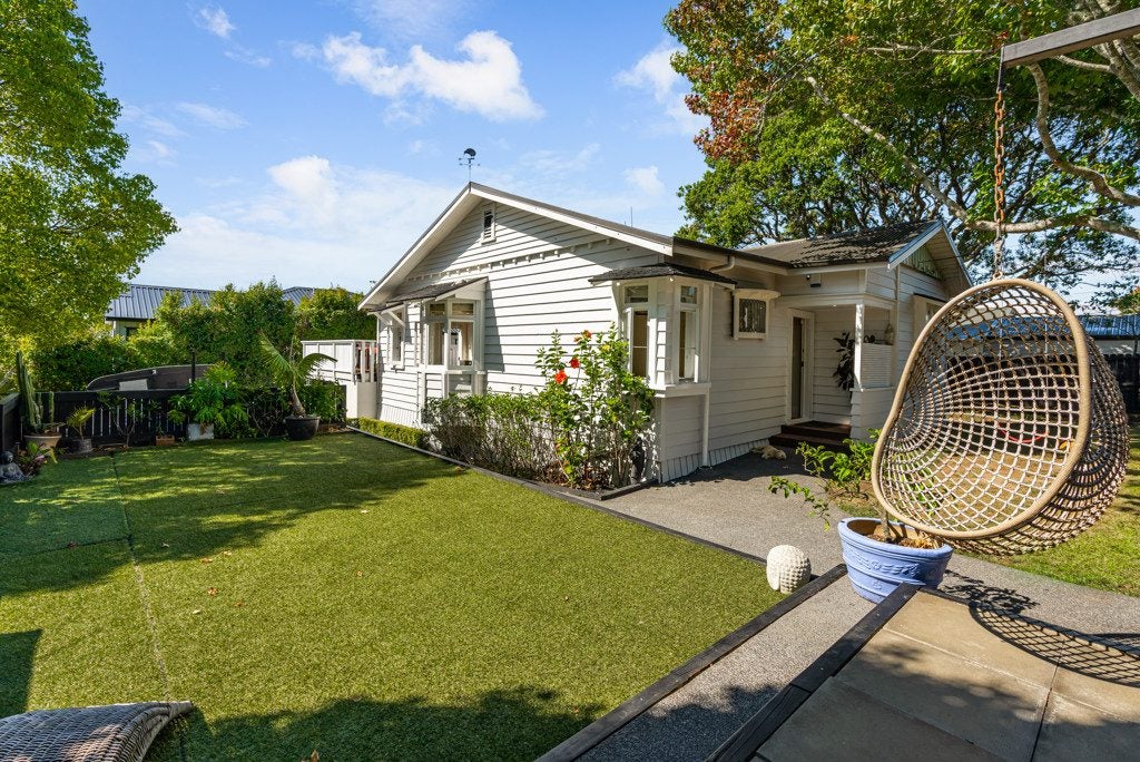 61 Miro Street, New Lynn, Auckland - Carousel 1