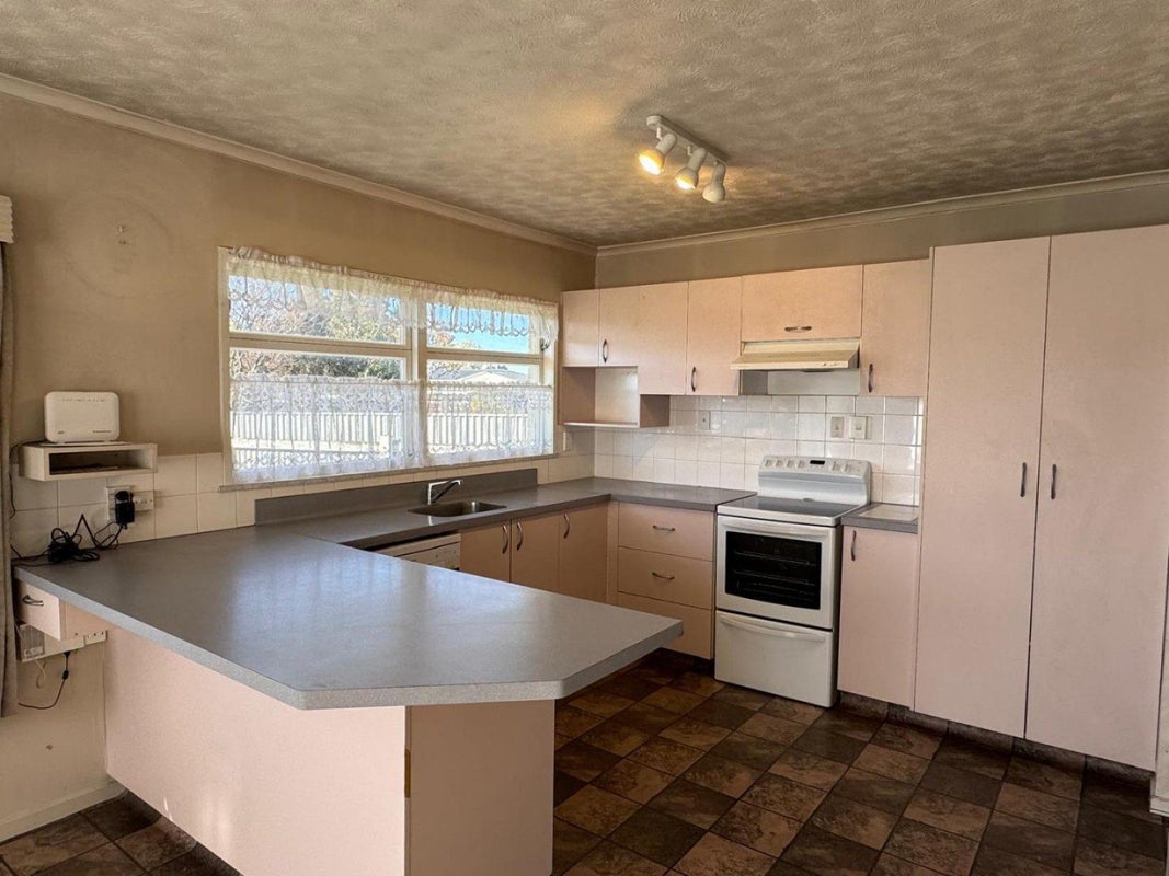 602 Ballantyne Street, Frimley, Hastings - Carousel 2
