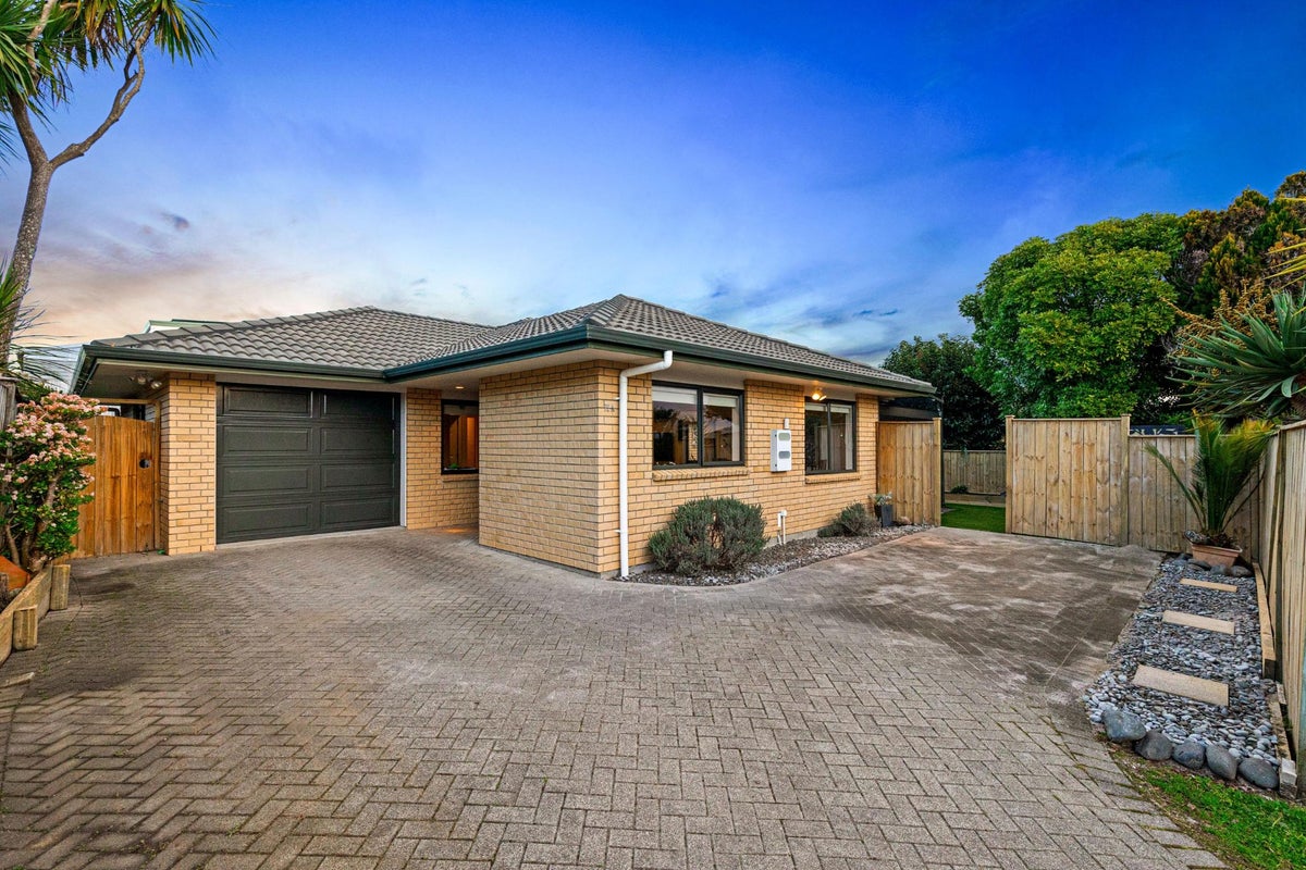 72a Farquhar Road, Glendene, Waitakere City, Auckland - Carousel 1