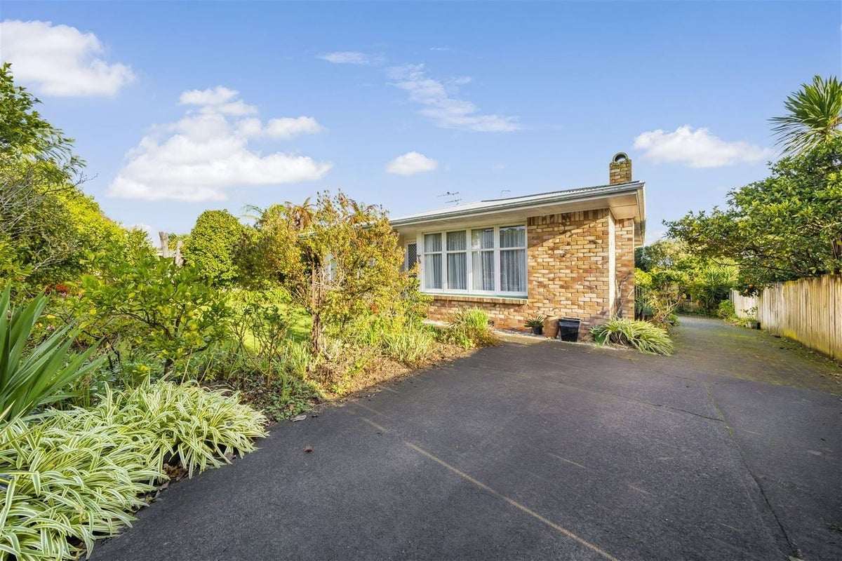50 Kervil Avenue, Te Atatu Peninsula, Auckland - Carousel 2