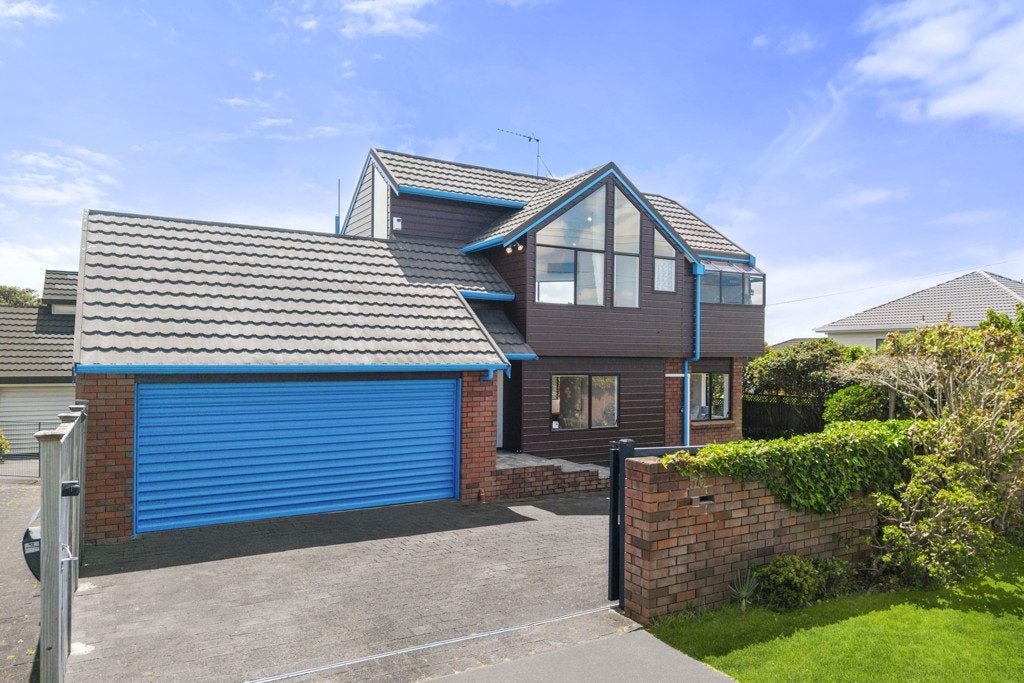 1/56 Aberdeen Road, Campbells Bay, Auckland - Carousel 1