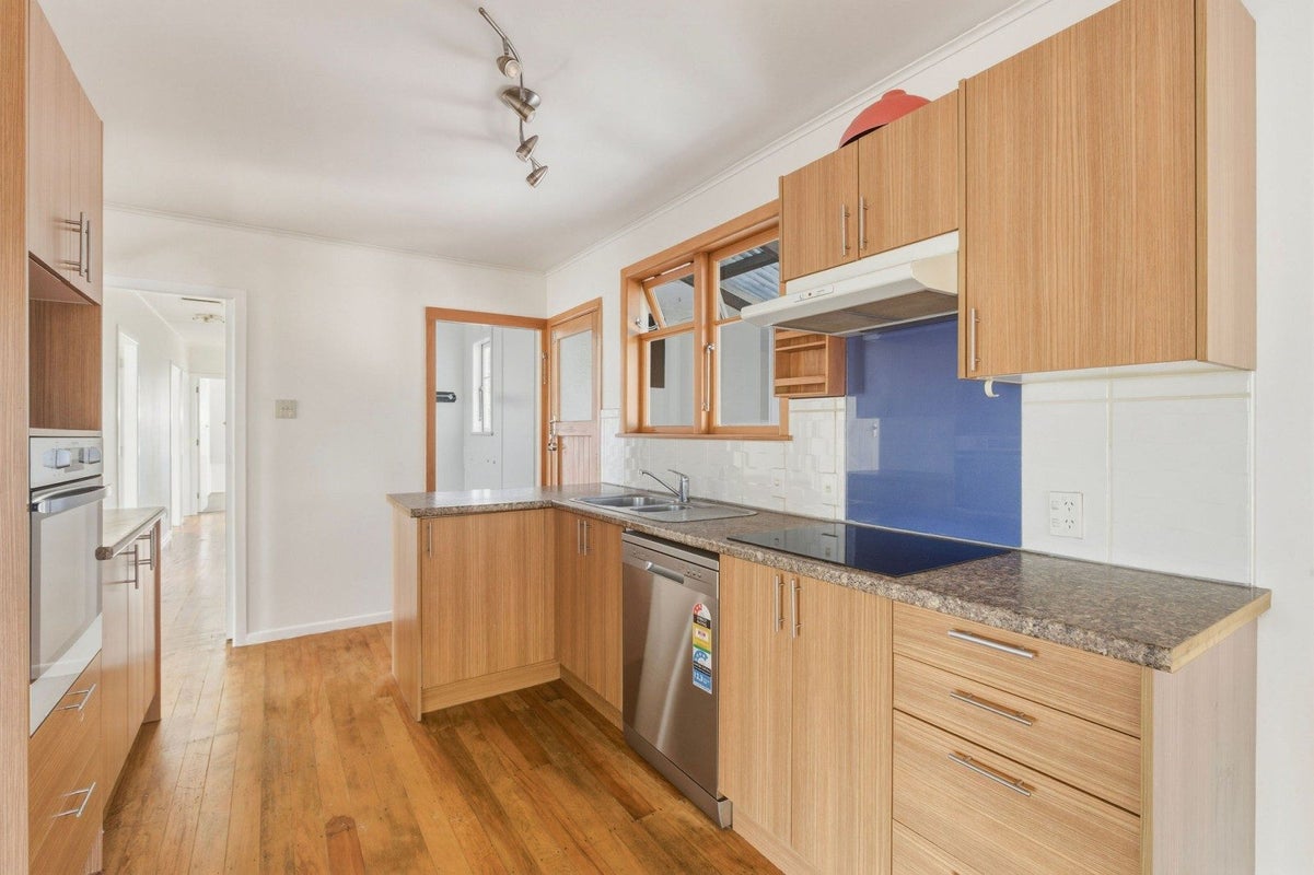5 Iwiroa Terrace, Durie Hill, Whanganui - Carousel 2