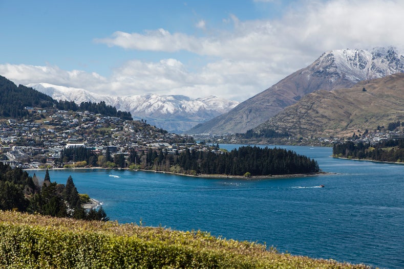 2 Vanguard Lane, FERNHILL, QUEENSTOWN - Carousel 19
