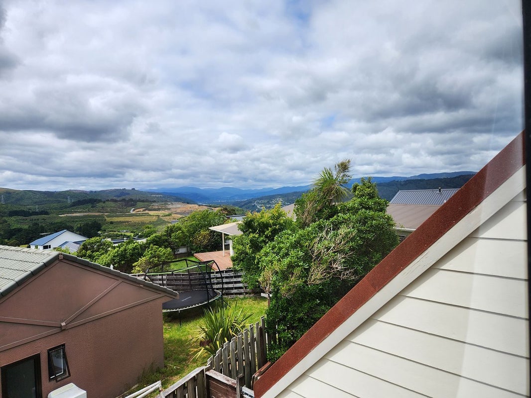 1 Lindis Close, Kelson, Lower Hutt - Carousel 25