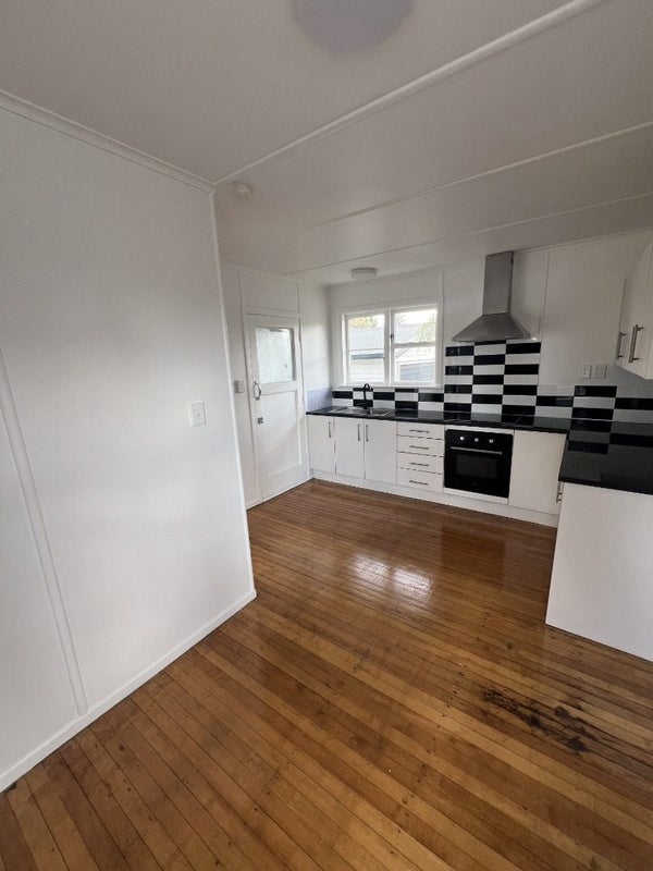 447 Massey Road, Mangere East, Auckland - Carousel 2