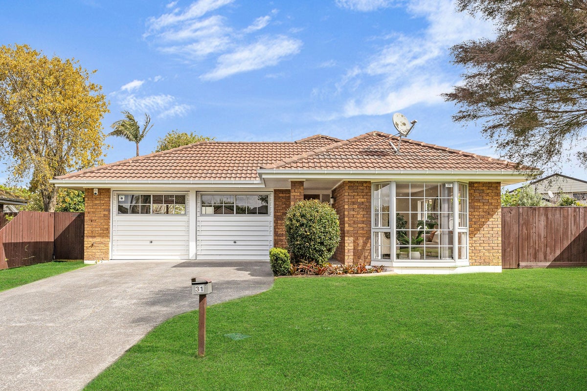 31 Evanda Crescent, Conifer Grove, Takanini - Carousel 1