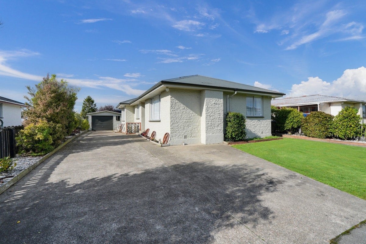 57 Lauder Crescent, Heidelberg, Invercargill - Carousel 1