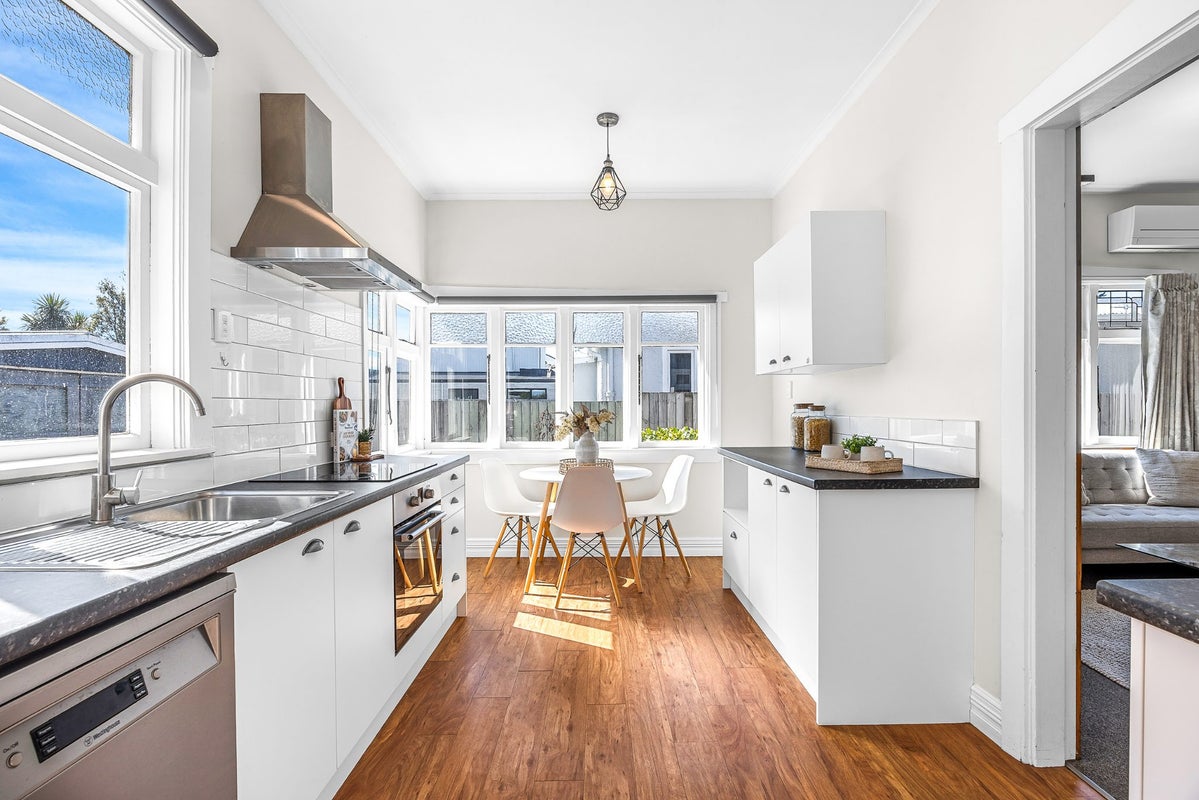8 Walsall Street, Addington, Christchurch - Carousel 2