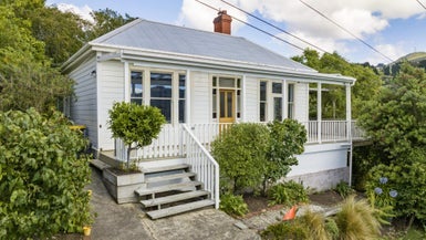 10 Kilgour Street, Roseneath, Port Chalmers - Carousel 1