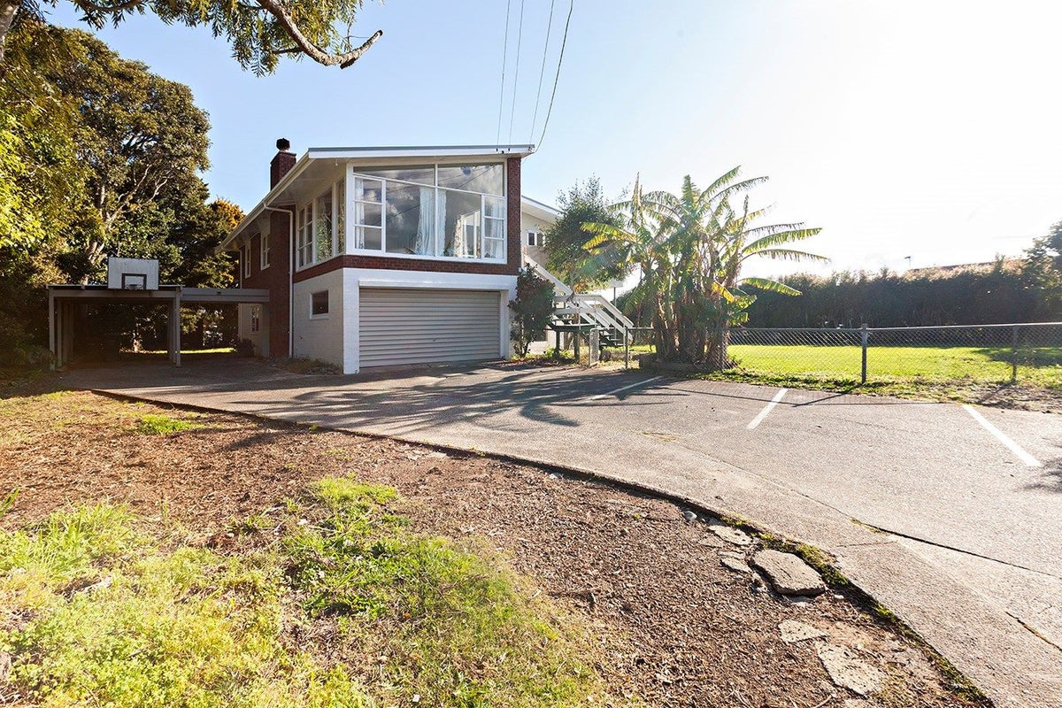 181A Hillsborough Road, Hillsborough, Auckland - Carousel 2