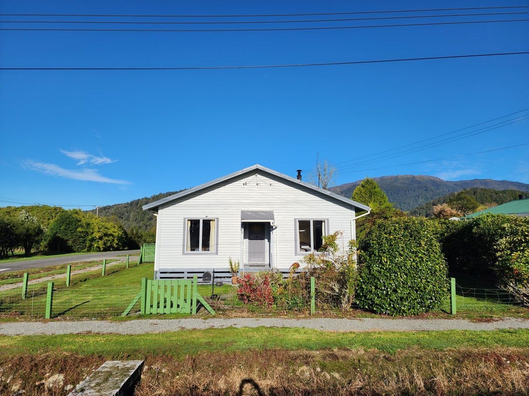 24 Brodie Street, Blackball, Greymouth - Carousel 1