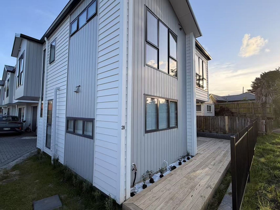 2 Alamein Road, Panmure, Auckland - Carousel 1