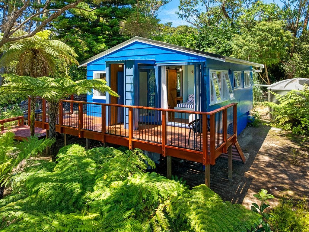 235 Ocean View Road, Oneroa, Waiheke Island - Carousel 1