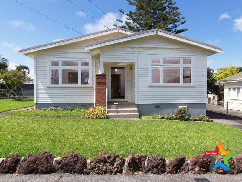 38 Miller Street, Point Chevalier, Auckland - Carousel 1