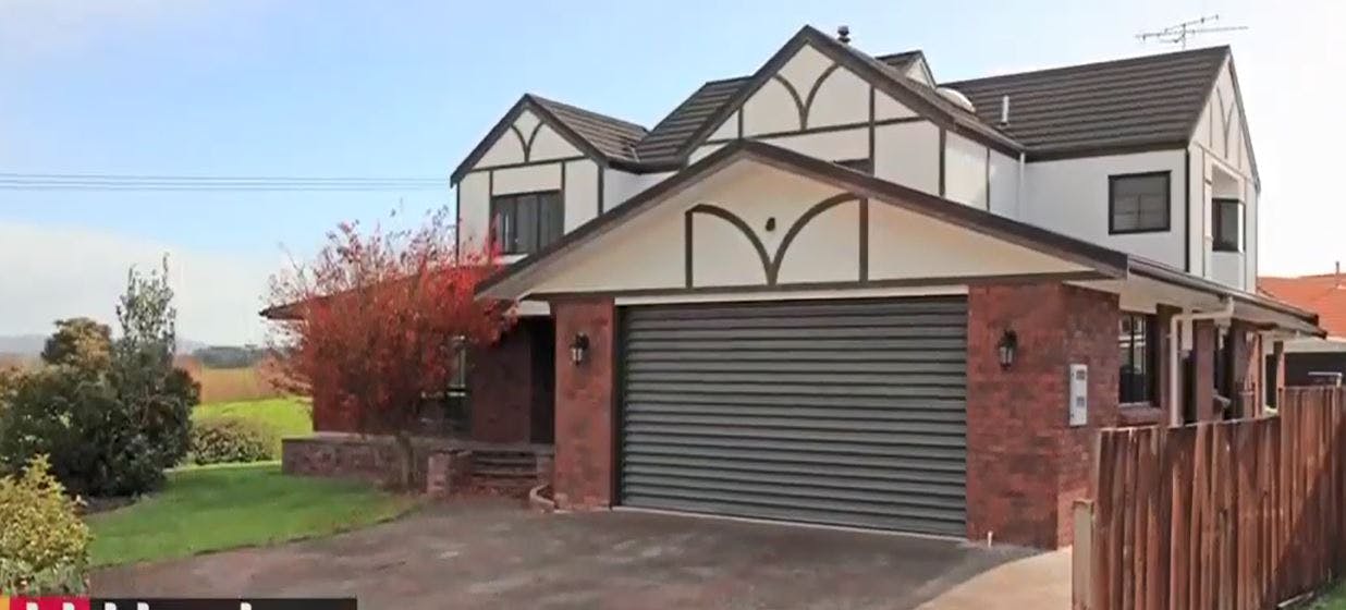 11 Country Lane, Western Heights, Hamilton - Carousel 1
