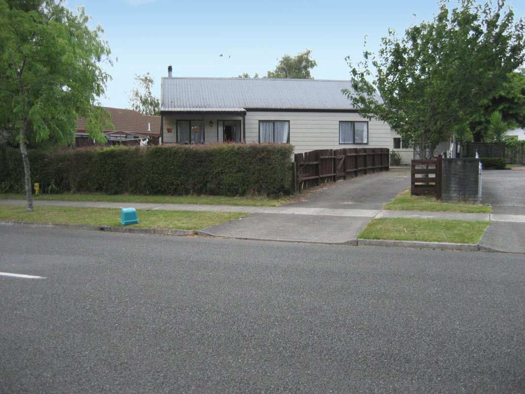 53 Waterford Road, Fitzroy, Hamilton - Carousel 1