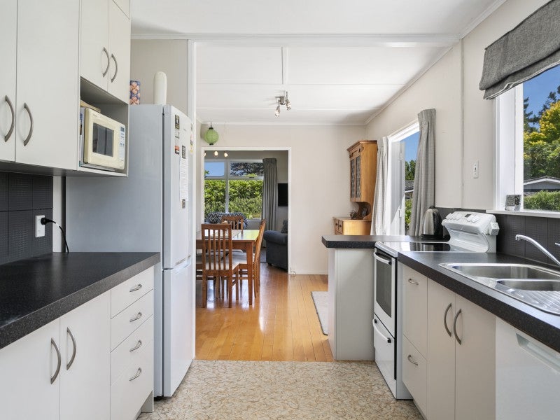 22 Korimako Road, Waipahihi, Taupo - Carousel 2