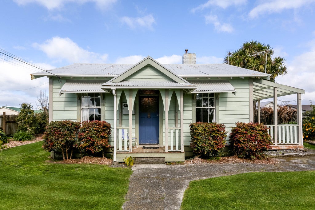 6 Oriental Street, Welbourn, New Plymouth - Carousel 1
