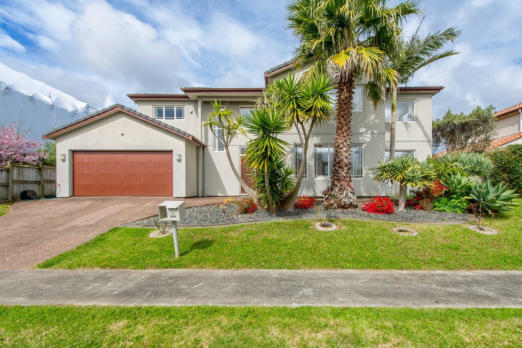 11 Cherrywood Crescent, Northpark, Auckland - Carousel 1