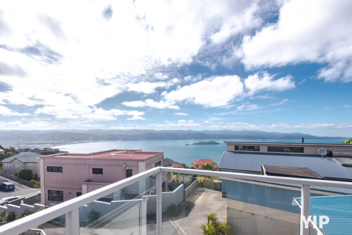 12 Dress Circle, Newlands, Wellington - Carousel 2