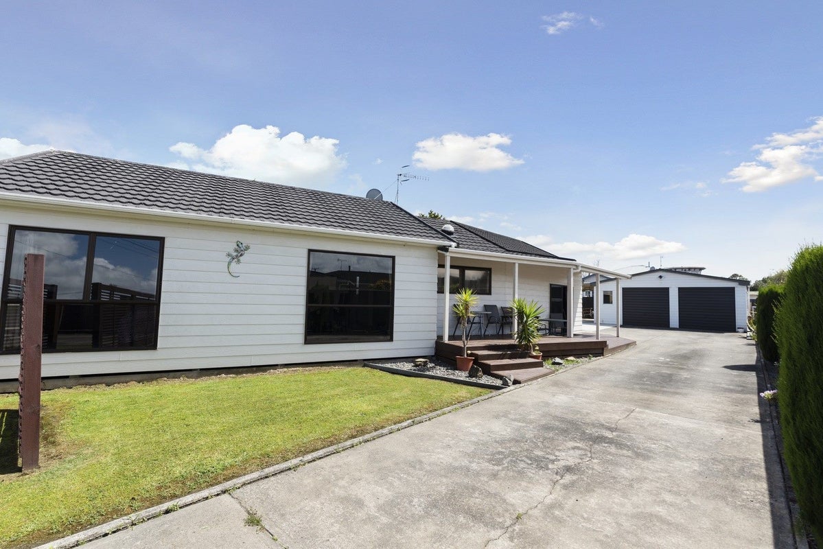 20 Kings Drive, Levin, Levin - Carousel 2