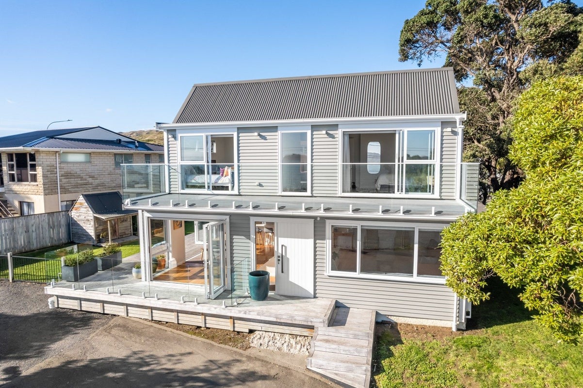 65A Steyne Avenue, Plimmerton, Porirua - Carousel 1